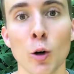 رجل أمريكي يتكلم عربي 