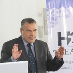 الاستاذ عبدو