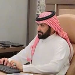 الاستاذ نواف 