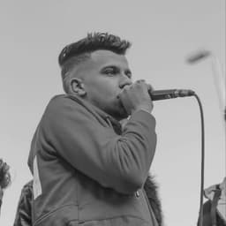 اخويا توستا احلي كل سنه وانت طيب المسا طالع من 14