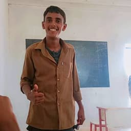 معلق كره القدم فارس عوض