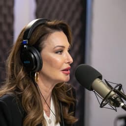 Personagem Mulher Madura Inglês 2