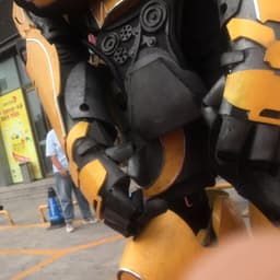 我们的确是一个人