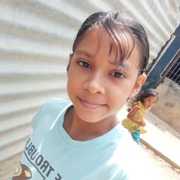 La niña loca del barrio 