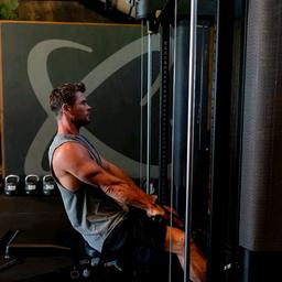 Chris Hemsworth 