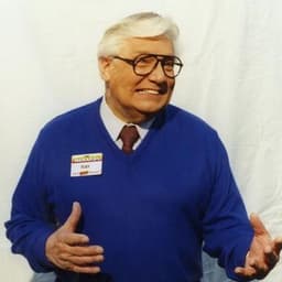 Ray Szmanda (Menards spokesman)