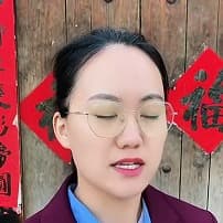 采访女一镜到底