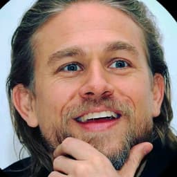 Charlie hunnam 
