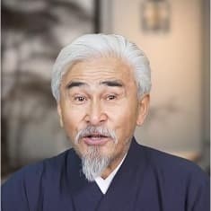 竹柏倒影白发苍苍老头藏蓝唐装