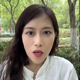 户外女主播