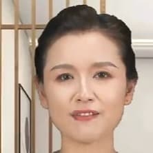 女