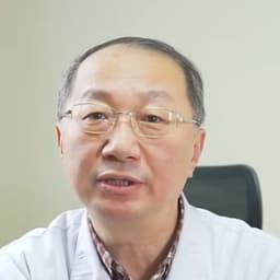 地中海戴眼镜白大褂男