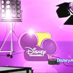 Anunciador de disney channel brasil (2006-2019?)