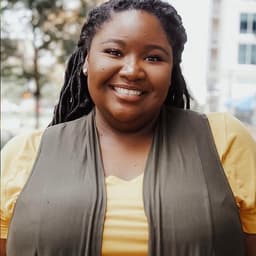 Coach Lisa Armstrong 