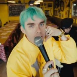 Awsten Knight 