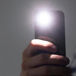 SB LINTERNA DEL CELULAR